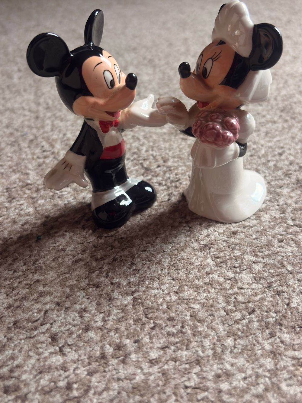 Disney Micky and Minne Mouse Wedding Bride & Groom Ceramic Salt & Pepper Shakers